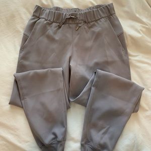 lululemon on the fly joggers